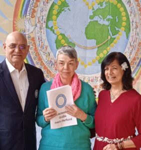 herford Madhuri u Dr Madan Katatari A Betke Gruesse nach Herford Quelle Foto A Betke